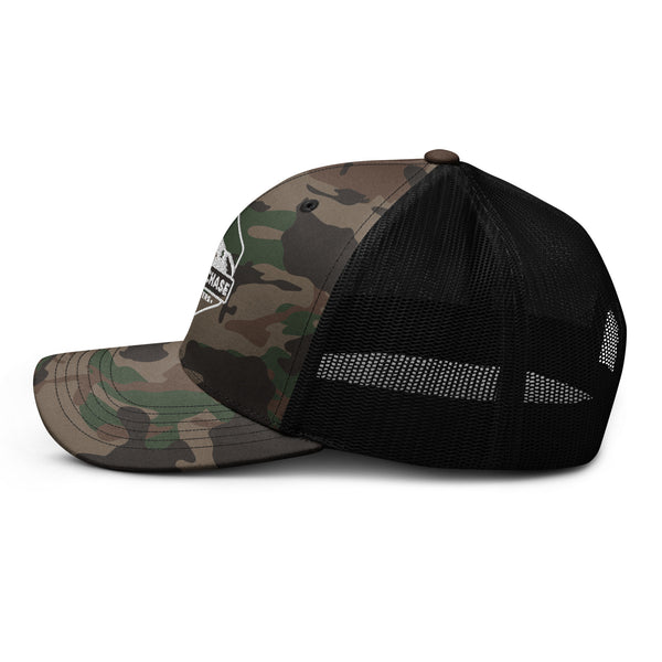 "Mount Chase Outfitters" Camouflage trucker hat z white logo