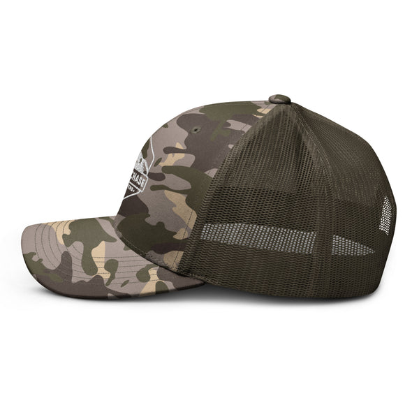 "Mount Chase Outfitters" Camouflage trucker hat z white logo